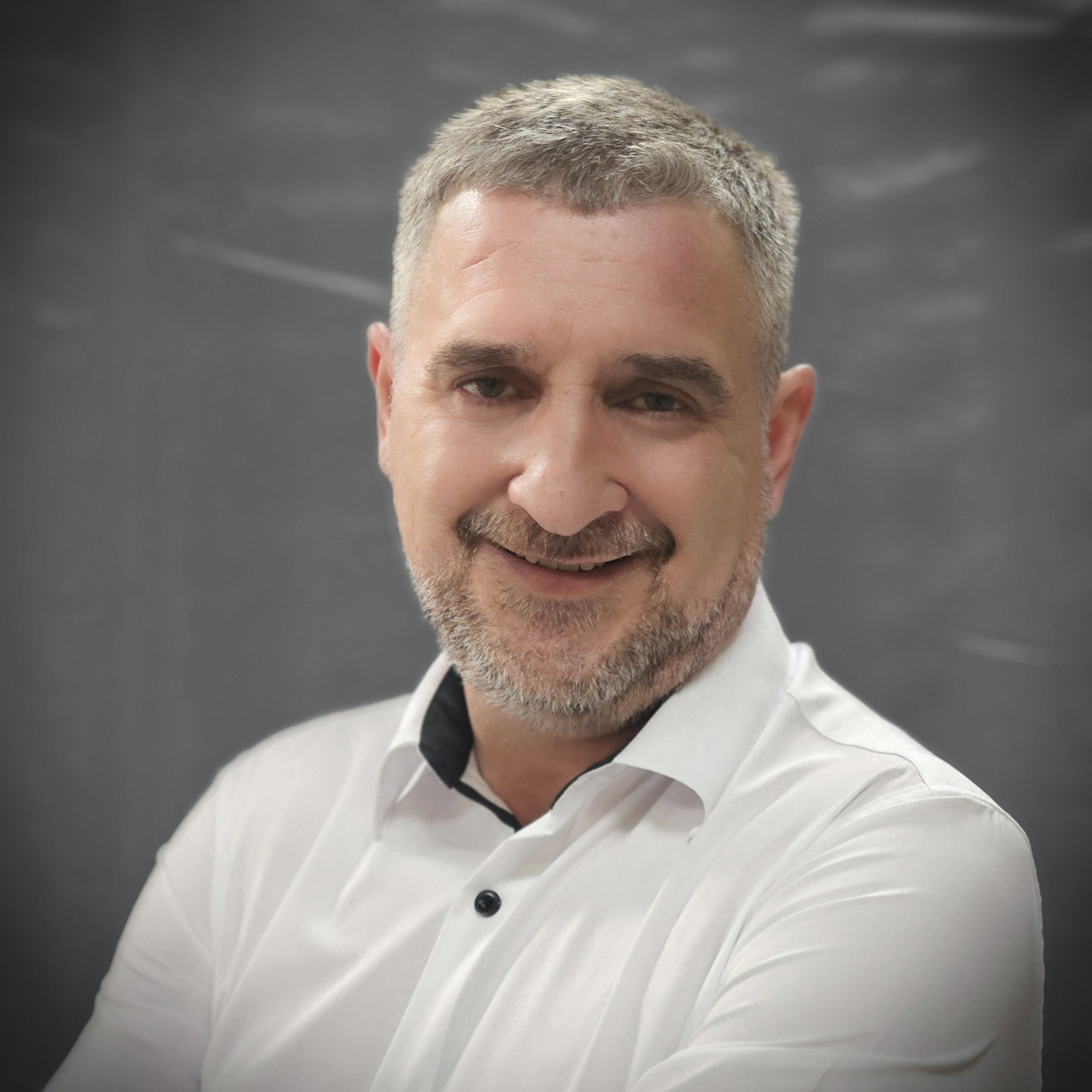 Damir Celar, Geschäftsführer und öffentlich bestellter sowie vereidigter Sachverständiger für das Estrichleger-Handwerk bei Celar Estrichbau.